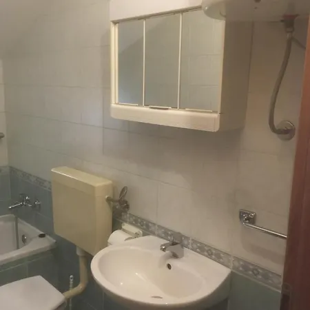 Maleo Apartment