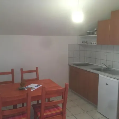 Maleo Apartment *